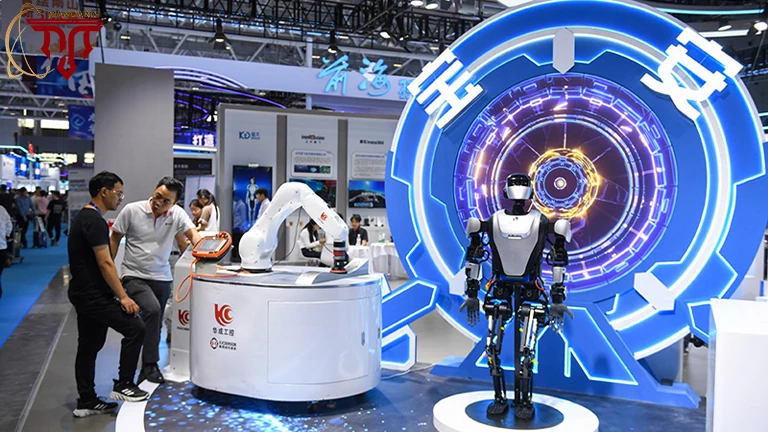 China Hi-Tech Fair 2025 بزرگ‌ترین نمایشگاه فناوری چین است که نوآوری‌ها، استارتاپ‌ها و محصولات هوشمند را برای آینده دیجیتال جهان معرفی می‌کند.