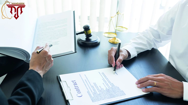 ترجمه قراردادهای تجاری با شرکت‌های چینی نیازمند دقت در آماده‌سازی مدارک، انتخاب مترجم حرفه‌ای و تطبیق دقیق مفاهیم حقوقی است. در این مطلب به ۵ نکته کلیدی برای جلوگیری از خطا و حفظ اعتبار قرارداد پرداخته‌ایم.